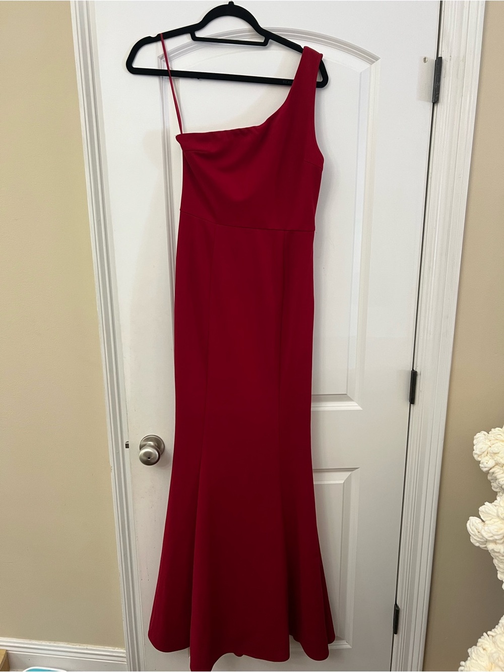 Lulu's Crimson One-Shoulder Mermaid Gown
